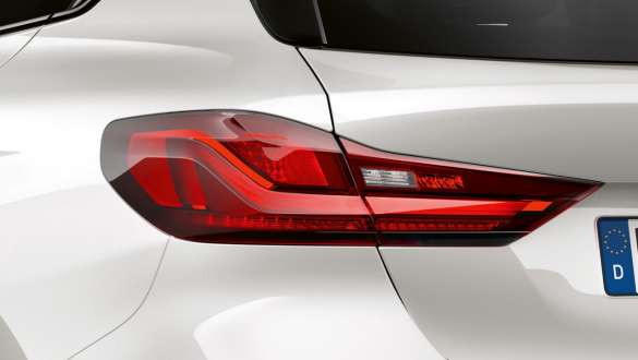 2-teilige Rückleuchten. 2-teilige Rückleuchten des BMW 1er Modells Sport Line.