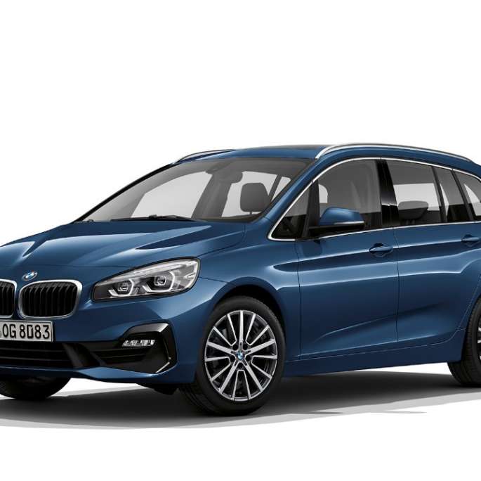 Dreiviertel-Frontansicht BMW 2er Gran Tourer Modell Advantage BMW 2er Gran Tourer 218i Modell Advantage F46 Facelift 2018 Mediterranblau metallic Dreiviertel-Frontansicht