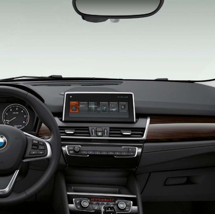 Cockpit BMW 2er Gran Tourer Modell Luxury Line Cockpit BMW 2er Gran Tourer 218d xDrive Modell Luxury Line F46 2018 Innenraum