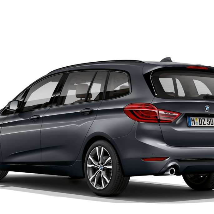 Dreiviertel-Heckansicht BMW 2er Gran Tourer Modell Sport Line BMW 2er Gran Tourer 220d Modell Sport Line F46 Facelift 2018 Mineralgrau metallic Dreiviertel-Heckansicht