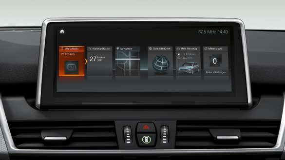 Touch Interface BMW 2er Gran Tourer Touch Interface Control Display BMW 2er Gran Tourer F46 2018 Innenraum
