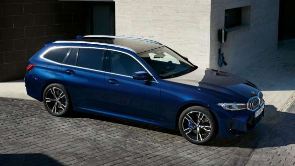 Alles zum Thema Reichweite BMW 3er Touring Plug-In Hybrid G21 Dreiviertel-Seitenansicht