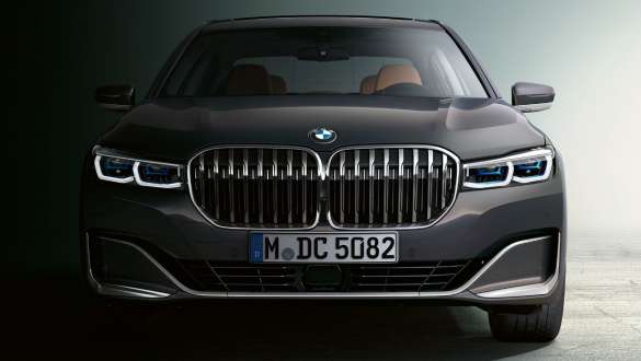 BMW 7er Limousine Frontschürze BMW 7er Limousine: Frontansicht, Nahaufnahme der Frontschürze