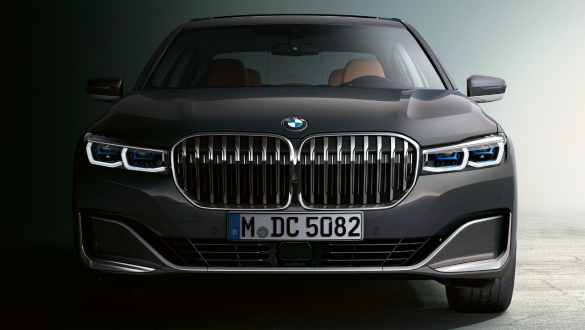 BMW 7er Limousine Frontschürze BMW 7er Limousine: Frontansicht, Nahaufnahme der Frontschürze