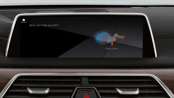 BMW 7er Limousine: Remote Software Upgrade BMW 7er Limousine: Display und Instrumentenkombination zeigen Remote Software Upgrade