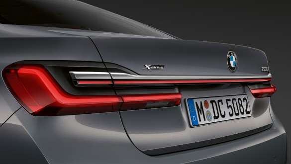 BMW 7er Limousine Heckleuchten BMW 7er Limousine: Nahaufnahme der Heckleuchten mit Lichtband