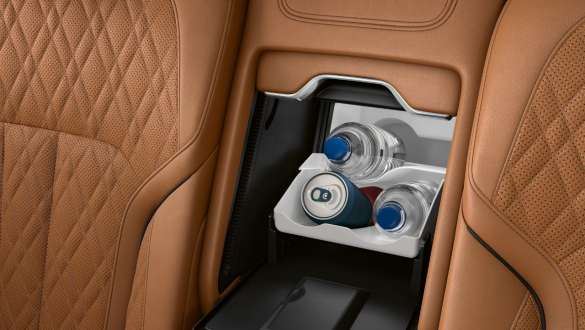 BMW 7er Limousine BMW Individual Kühlbox BMW 7er Limousine: Nahaufnahme der BMW Individual Kühlbox