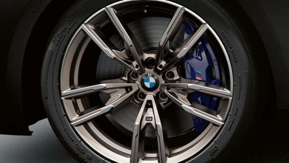 M Sportbremse Dunkelblau metallic BMW M240i xDrive Coupé G42 2021 BMW M240i xDrive Coupé G42 2021 M Sportbremse Dunkelblau metallic Nahaufnahme