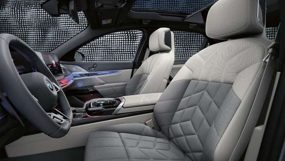 BMW Individual Leder ‘Merino’/Woll-Kaschmirkombination mit Exklusivumfängen BMW M760e xDrive Limousine G70 Interieur BMW Individual Leder ‘Merino’/Woll-Kaschmirkombination mit Exklusivumfängen BMW M760e xDrive Limousine G70