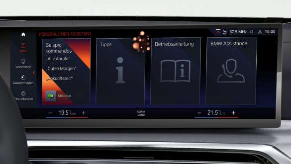 BMW Intelligent Personal Assistant BMW M440i xDrive Gran Coupé G26 BMW Intelligent Personal Assistant BMW M440i xDrive Gran Coupé G26 Innenraum Control Display