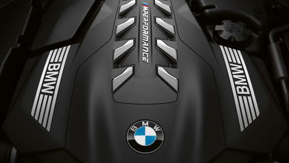 M TwinPower Turbo 8-Zylinder Benzinmotor BMW M850i xDrive Cabrio G14 LCI Facelift 2022 BMW M850i xDrive Cabrio G14 LCI Facelift 2022 M TwinPower Turbo 8-Zylinder Benzinmotor Nahaufnahme