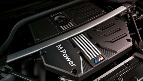BMW M TwinPower Turbo Benzinmotor BMW X3 M F97 LCI Facelift 2021 BMW X3 M F97 LCI Facelift 2021 BMW M TwinPower Turbo Reihen-6-Zylinder Benzinmotor Nahaufnahme
