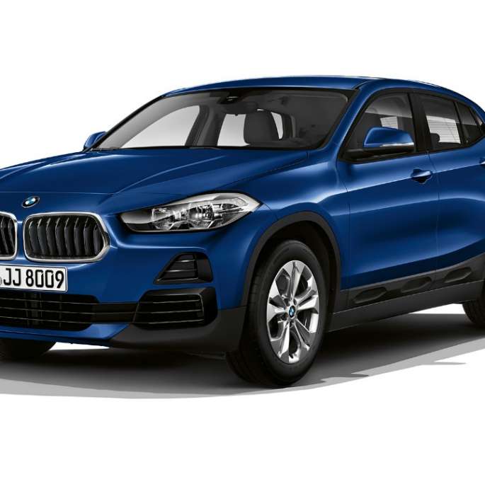 Dreiviertel Frontansicht BMW X2 sDrive20i Modell Advantage BMW X2 sDrive20i Modell Advantage 2018 F39 Mediterranblau metallic Dreiviertel Frontansicht