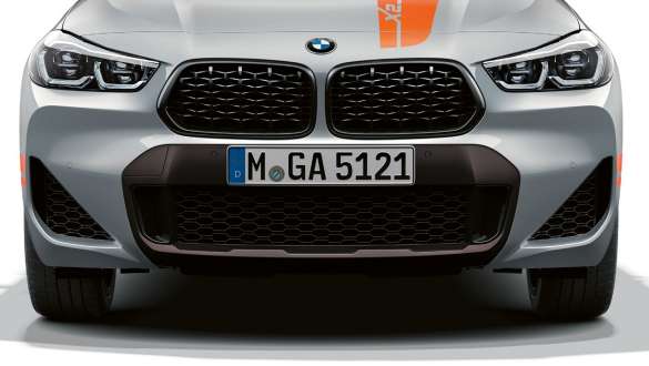 Lufteinlässe BMW X2 F39 Lufteinlässe BMW X2 2018 F39 Galvanic Gold metallic Frontansicht