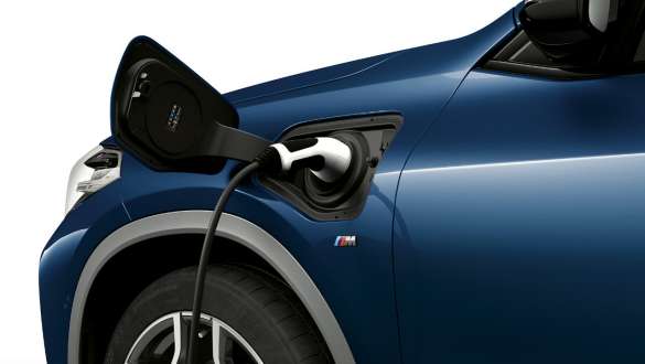 Ladeklappe Nahaufnahme Seitenansicht BMW X2 xDrive25e Plug-In Hybrid BMW X2 xDrive25e Plug-In Hybrid F39 2020 Seitenansicht Nahaufnahme
