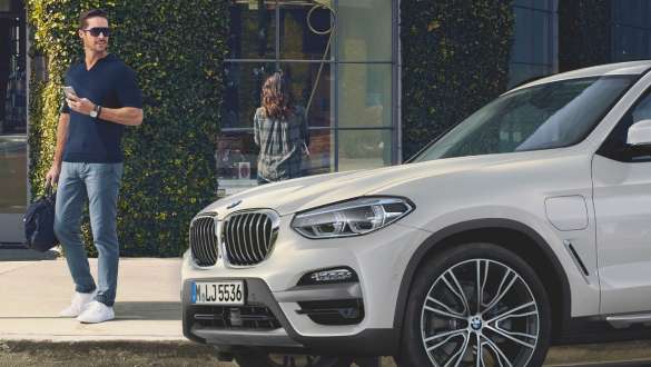 BMW X3 xDrive30e, Akustischer Fußgängerschutz BMW X3 xDrive30e, Akustischer Fußgängerschutz