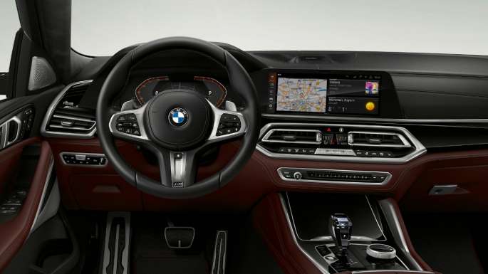 BMW X6 mit BMW Individual, Cockpit. BMW X6 Interieur mit BMW Individual mit Fokus auf das Cockpit.