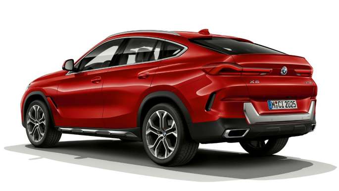 BMW X6 mit BMW xLine, Heck. BMW X6 mit BMW xLine in Dreiviertel-Heckansicht.
