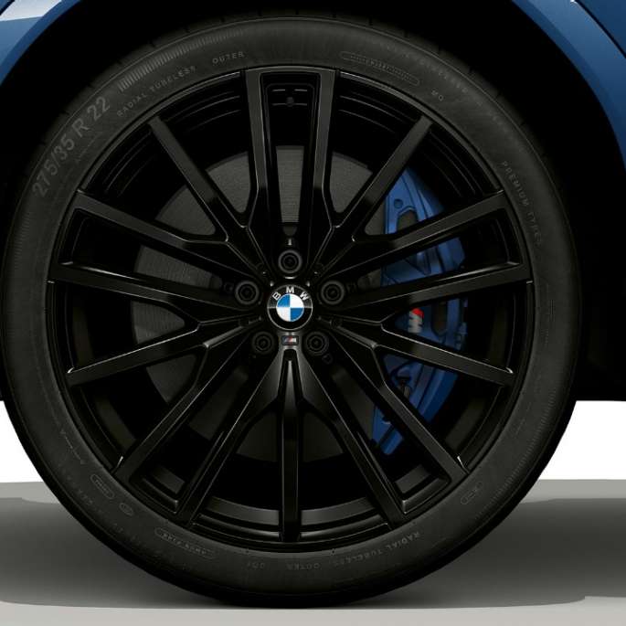 BMW X6 mit M Sportpaket, Leichtmetallrad. BMW X6 mit M Sportpaket mit Fokus auf Leichtmetallrad.