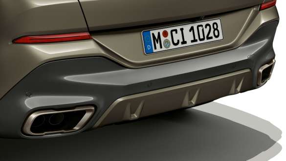 M Sportabgasanlage des BMW X6. Nahaufnahme der M Sportabgasanlage des BMW X6.