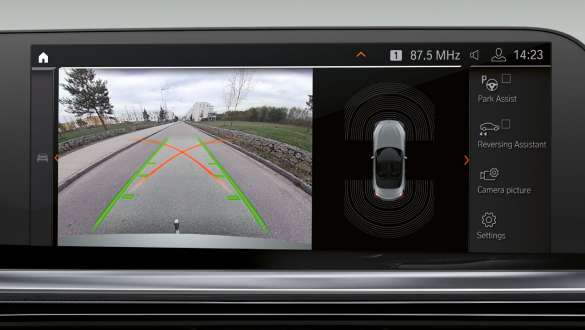 Parking Assistant BMW Z4 Roadster Parking Assistant auf dem Control Display des BMW Z4 Roadster