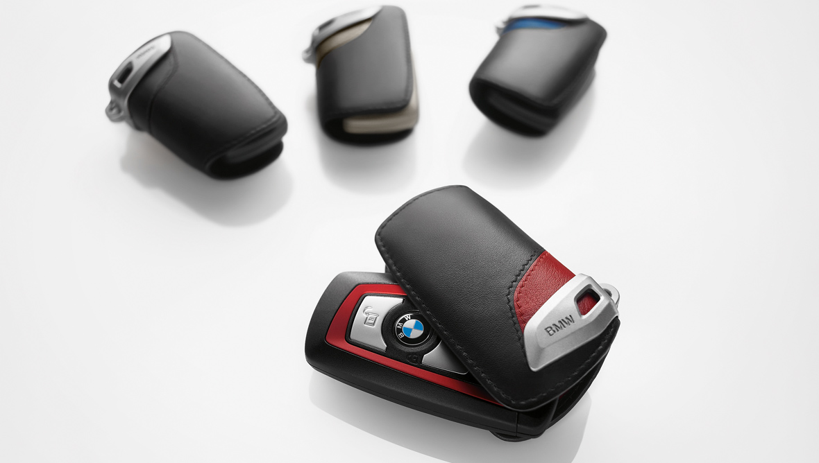 https://www.bmw.at/content/dam/bmw/common/accessories/images/f30_Interieur_Key_case_Sport_p.jpg