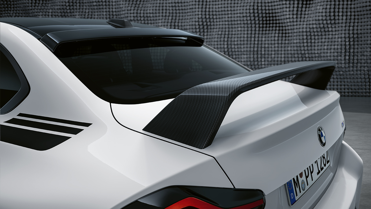M Performance Heckspoiler Carbon durchströmt 