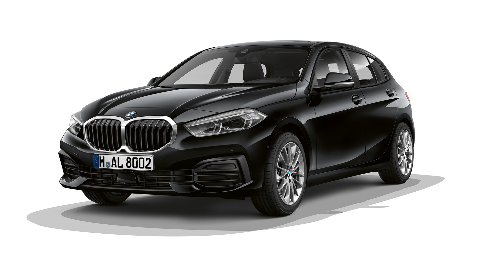 BMW 1er Modell Advantage, Dreiviertel-Front. BMW 1er Modell Advantage in Schwarz, Studioaufnahme Dreiviertel-Front.