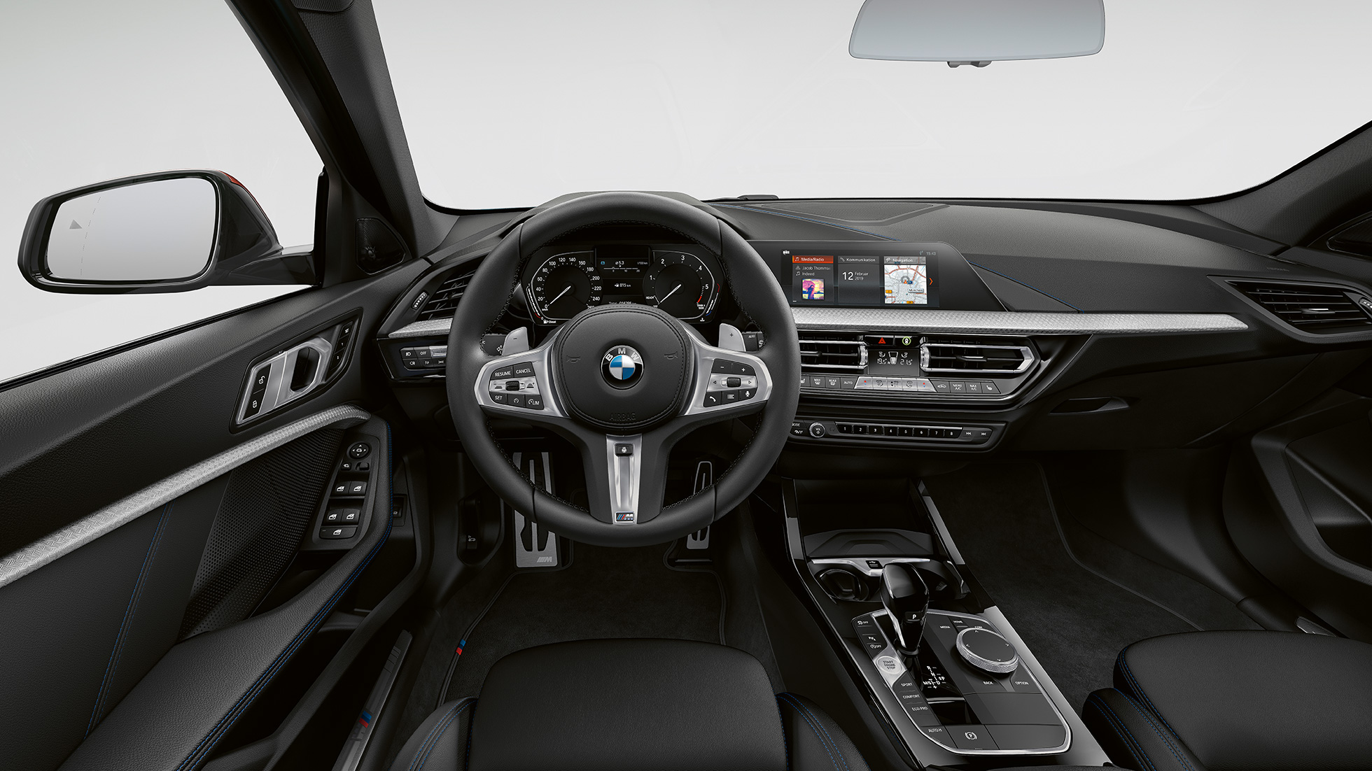 M Lederlenkrad. BMW 1er Modell M Sport, Cockpit mit M Lederlenkrad.