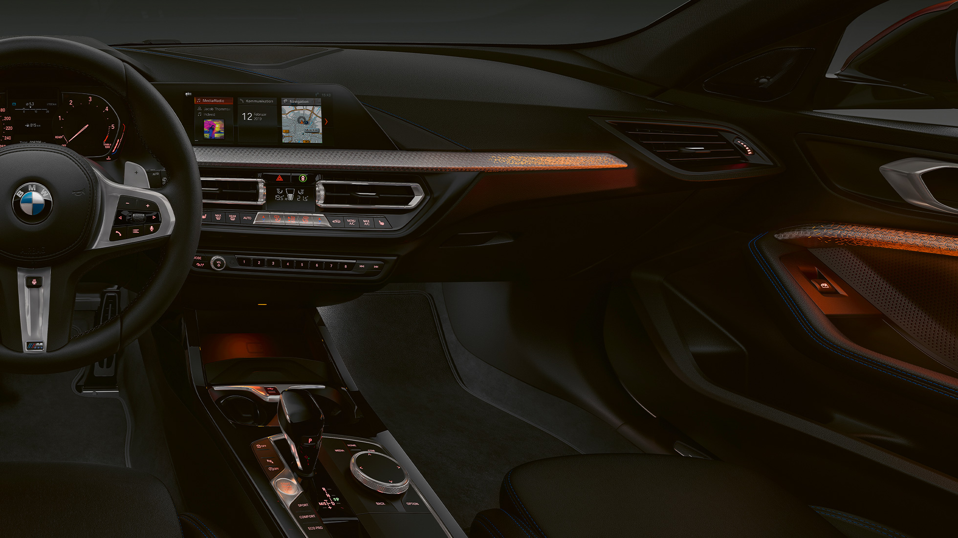 Interieurleisten 'Illuminated Boston'. BMW 1er Modell M Sport, Interieurleisten 'Illuminated Boston'.