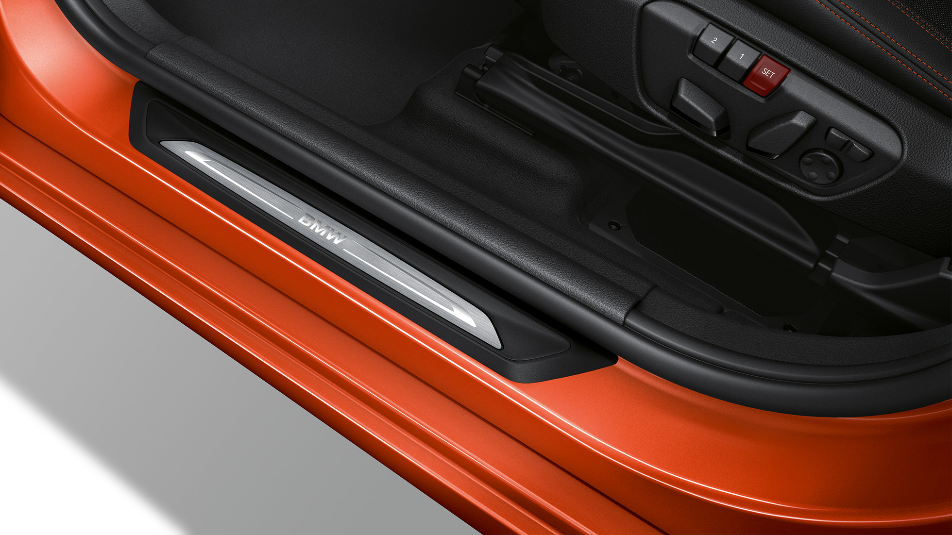 Einstiegsleisten BMW 2er Active Tourer Modell Sport Line Einstiegsleisten BMW 2er Active Tourer Modell Sport Line 220i F45 2018 Sunset Orange metallic