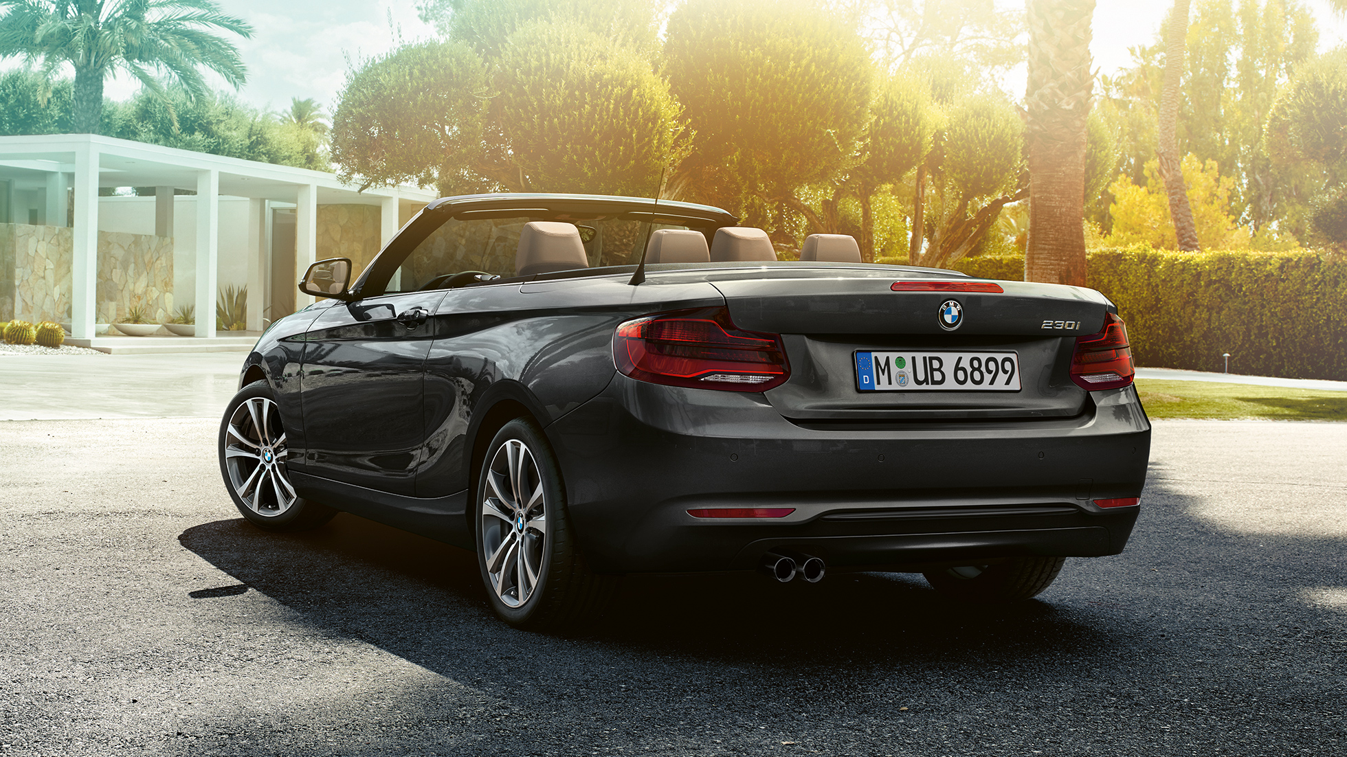 BMW 2er Cabrio, Dreiviertel Heckschuss BMW 2er Cabrio, Dreiviertel Heckschuss