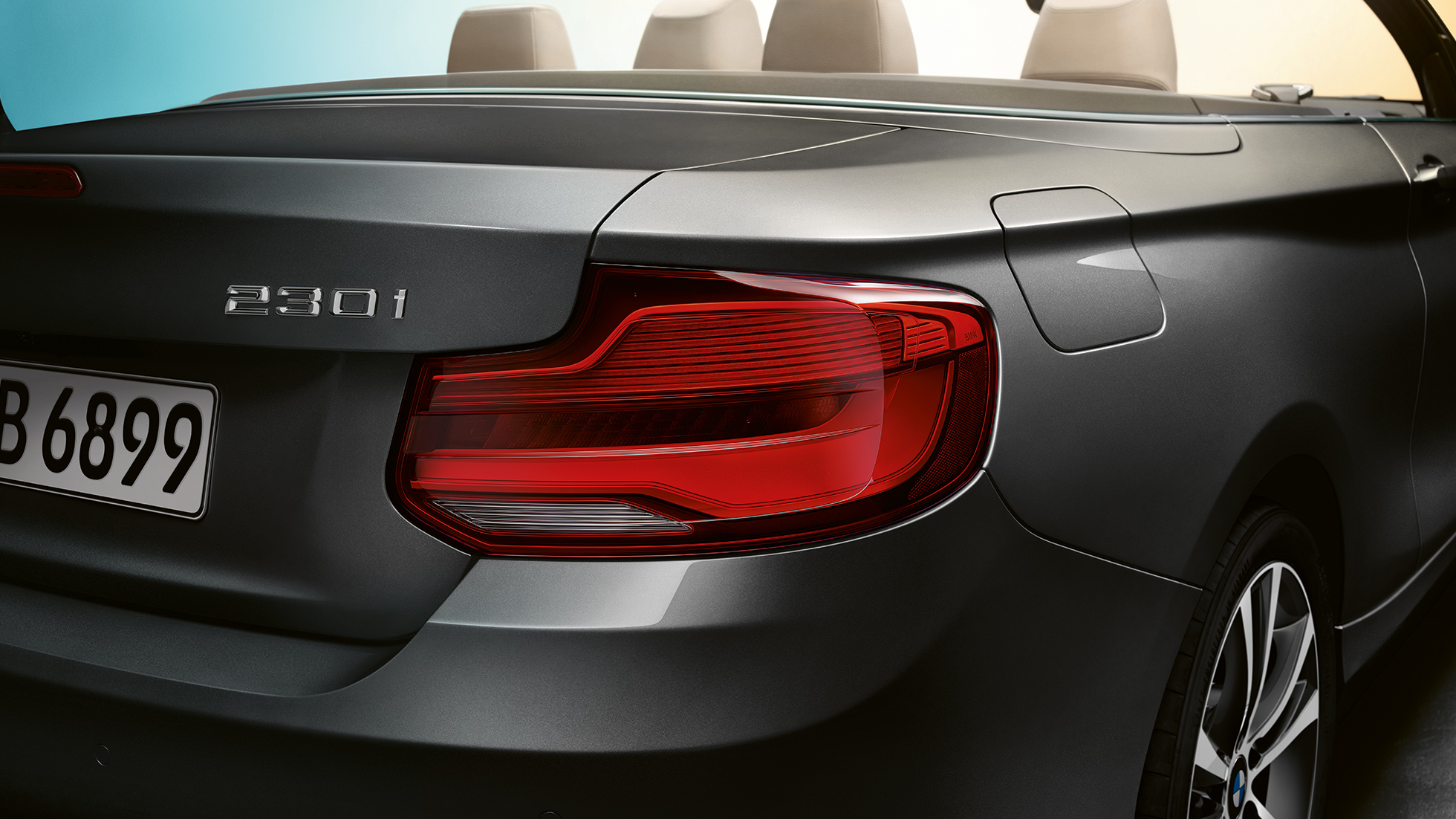 BMW 2er Cabrio, Modellname am Heck BMW 2er Cabrio, Modellname am Heck