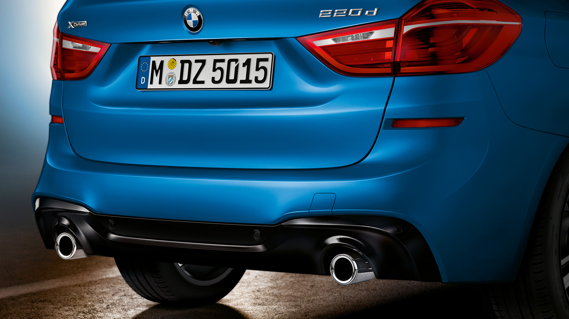 Heckpartie BMW 2er Gran Tourer Heckpartie BMW 2er Gran Tourer F46 Facelift 2018 Estoril Blau metallic Nahaufnahme Heck