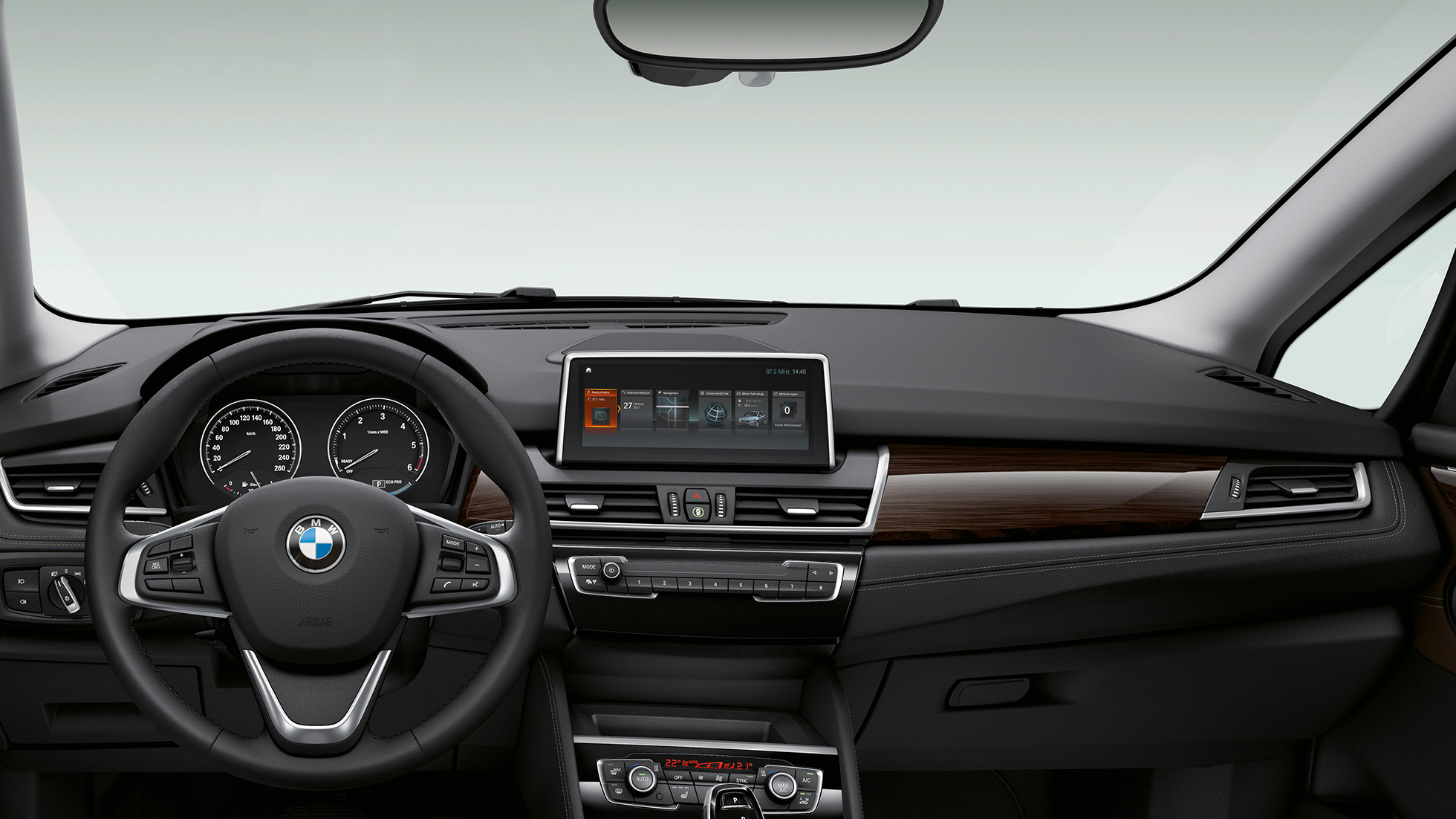 Cockpit BMW 2er Gran Tourer Modell Luxury Line Cockpit BMW 2er Gran Tourer 218d xDrive Modell Luxury Line F46 2018 Innenraum