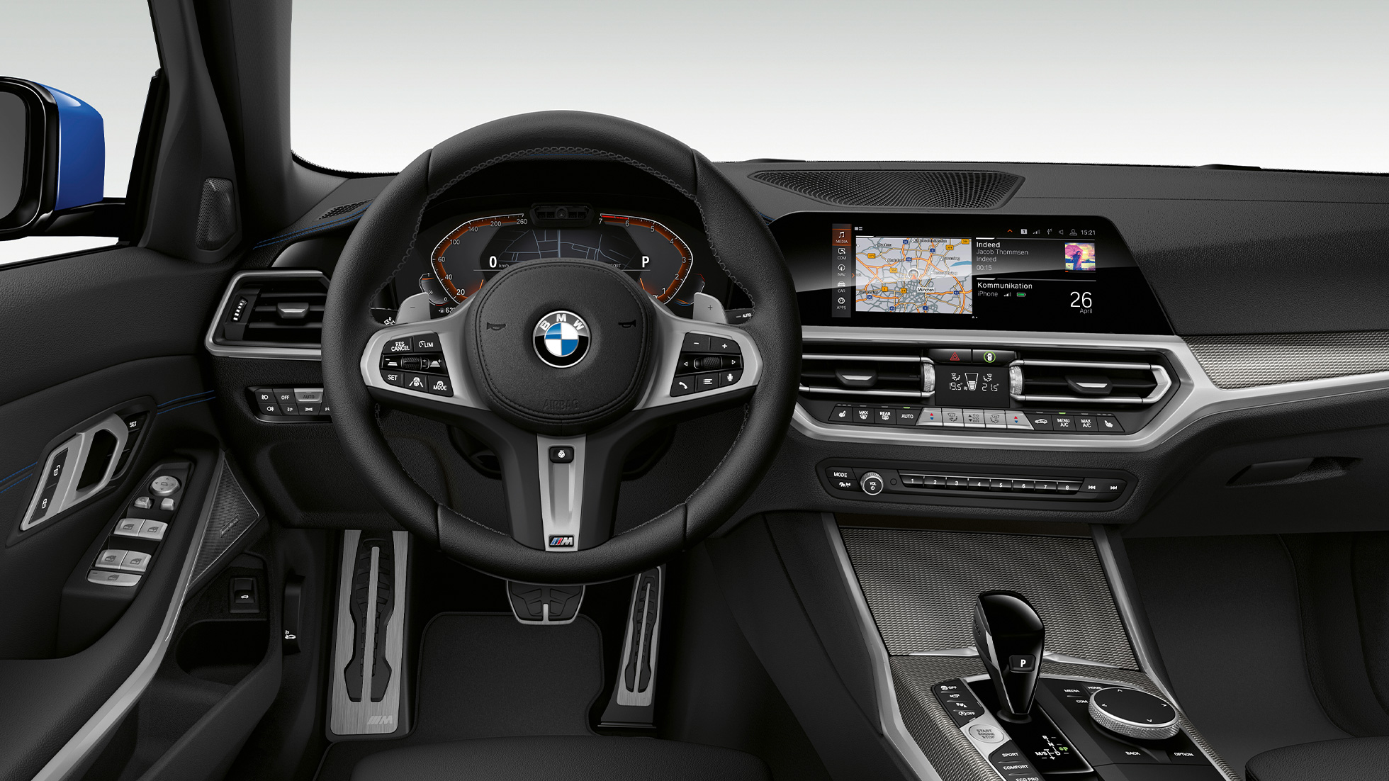 BMW 3er Limousine, Modell M Sport Cockpit. Frontale Nahaufnahme des fahrerseitigen Cockpits der BMW 3er Limousine mit der Ausstattung des Modells M Sport.