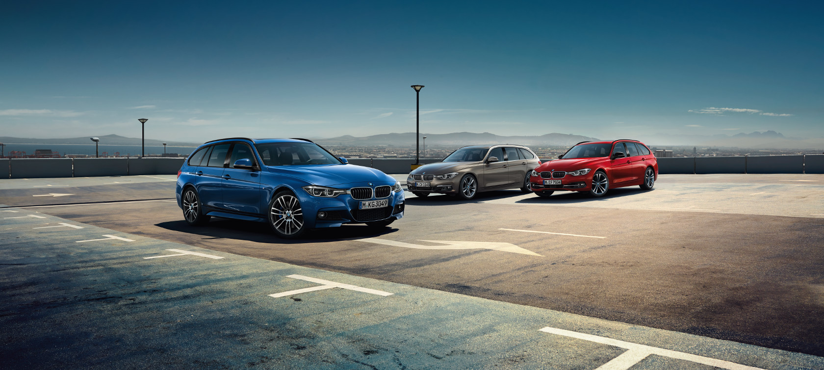 BMW 3er Touring blau - Parkplatz BMW 3er Touring blau - Parkplatz