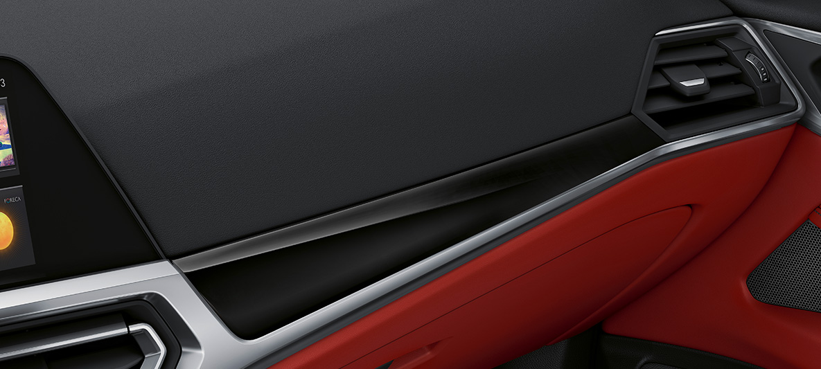 Interieurleisten Pianolack Schwarz hochglänzend BMW 4er Coupé 2020 G22 Individual Innenraum Interieurleisten BMW Individual Interieurleisten Pianolack schwarz mit Akzentleiste Perlglanz Chrom BMW 4er Coupé Individual G22 2020 Innenraum