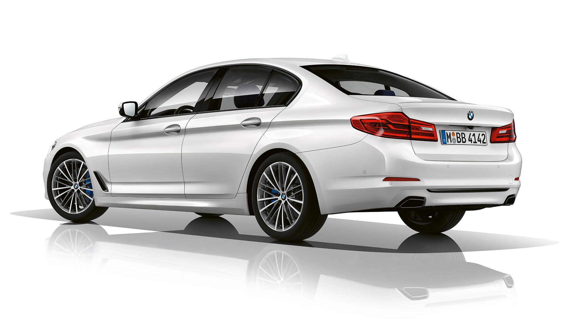 Sport Line Dreiviertel-Heckansicht BMW 5er Limousine Sport Line BMW 5er Limousine 540i Limousine G30 Alpinweiß metallic Dreiviertel-Heckansicht