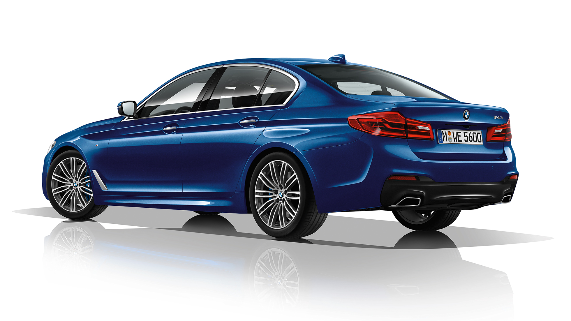 M Sportpaket Dreiviertel-Heckansicht BMW 5er Limousine 540i Limousine M Sportpaket BMW 5er Limousine 540i Limousine G30 Mediterranblau metallic Dreiviertel-Heckansicht