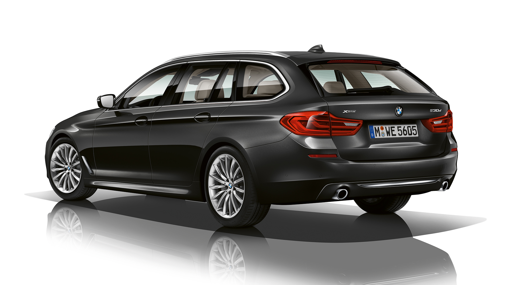 Luxury Line Dreiviertel-Heckansicht BMW 5er Touring Luxury Line BMW 5er Touring 540i xDrive Touring G31 Sophistograu Brillanteffekt metallic Dreiviertel-Heckansicht