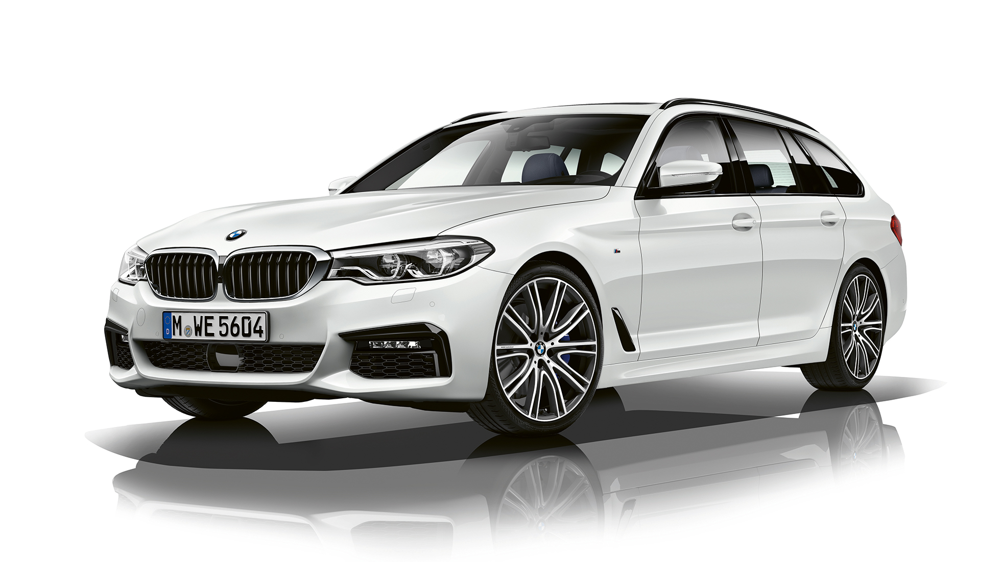 M Sportpaket Dreiviertel-Frontansicht BMW 5er Touring M Sportpaket BMW 5er Touring 530d xDrive Touring G31 Alpinweiß Dreiviertel-Frontansicht