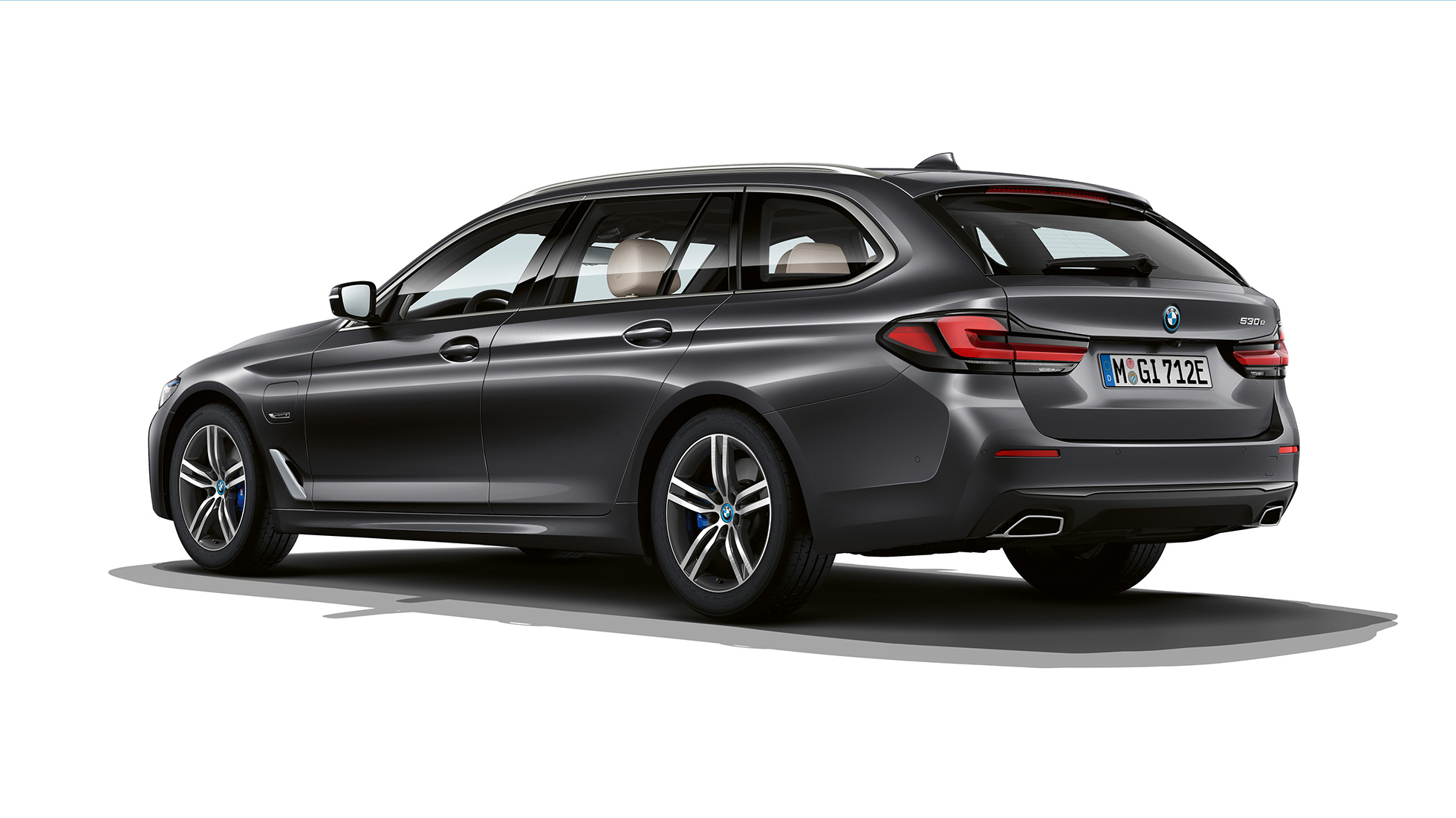 BMW 5er Touring G31 Basisausstattung Heck BMW 5er Touring 530i G31 2020 Basisausstattung in Sophistograu Dreiviertel-Heckansicht