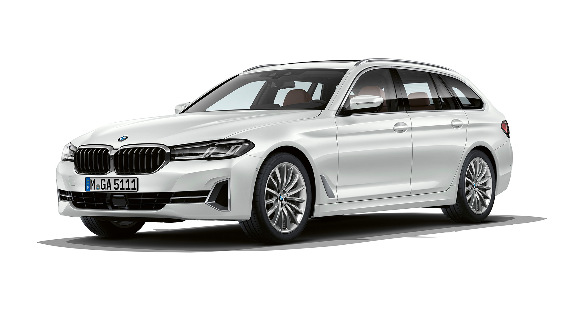 BMW 5er Touring G31 Luxury Line Front BMW 5er Touring 530i G31 2020 Luxury Line Mineralweiß Dreiviertel-Frontansicht