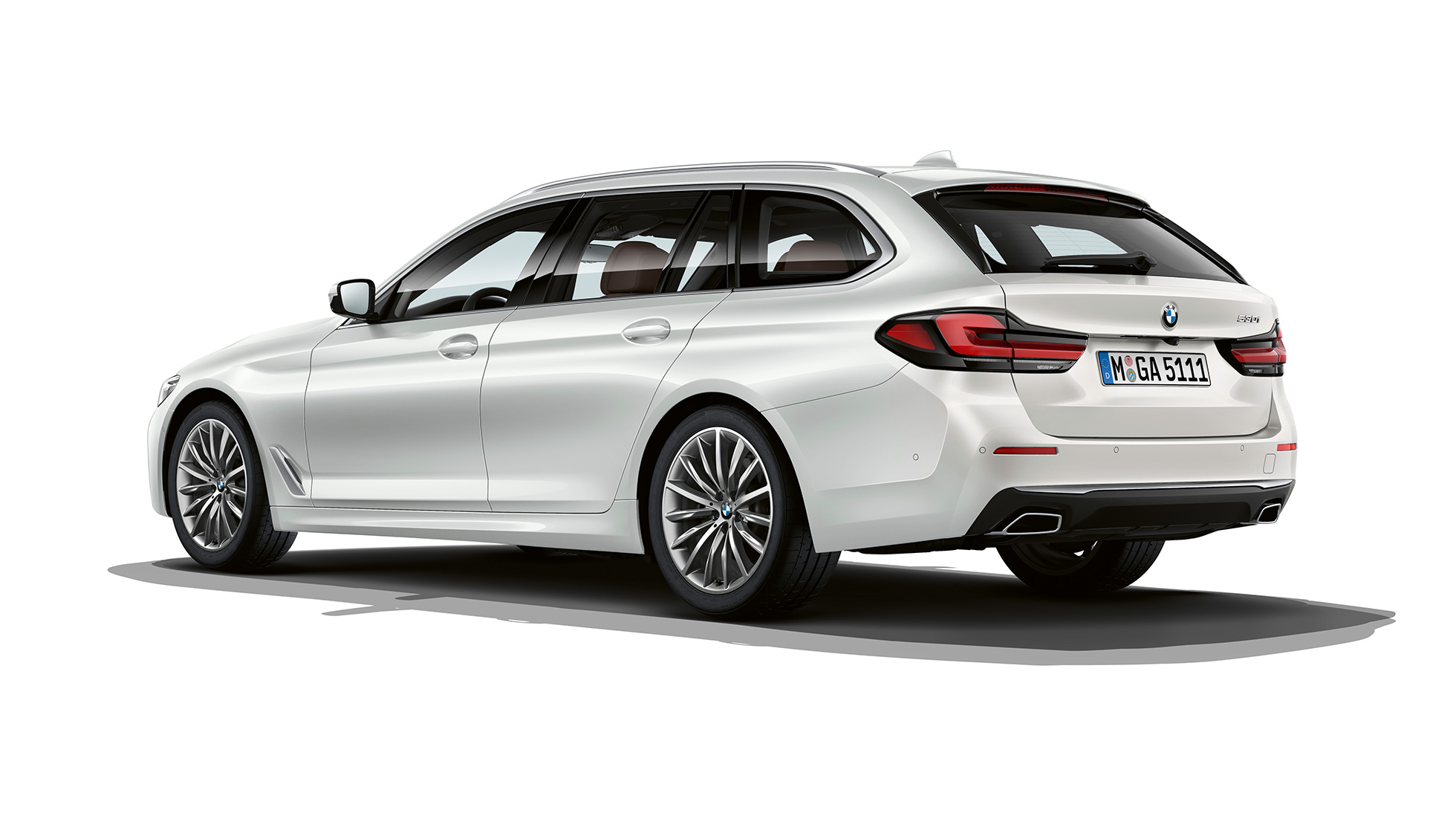 BMW 5er Touring G31 Luxury Line Heck BMW 5er Touring 530i G31 2020 Luxury Line Mineralweiß Dreiviertel-Heckansicht