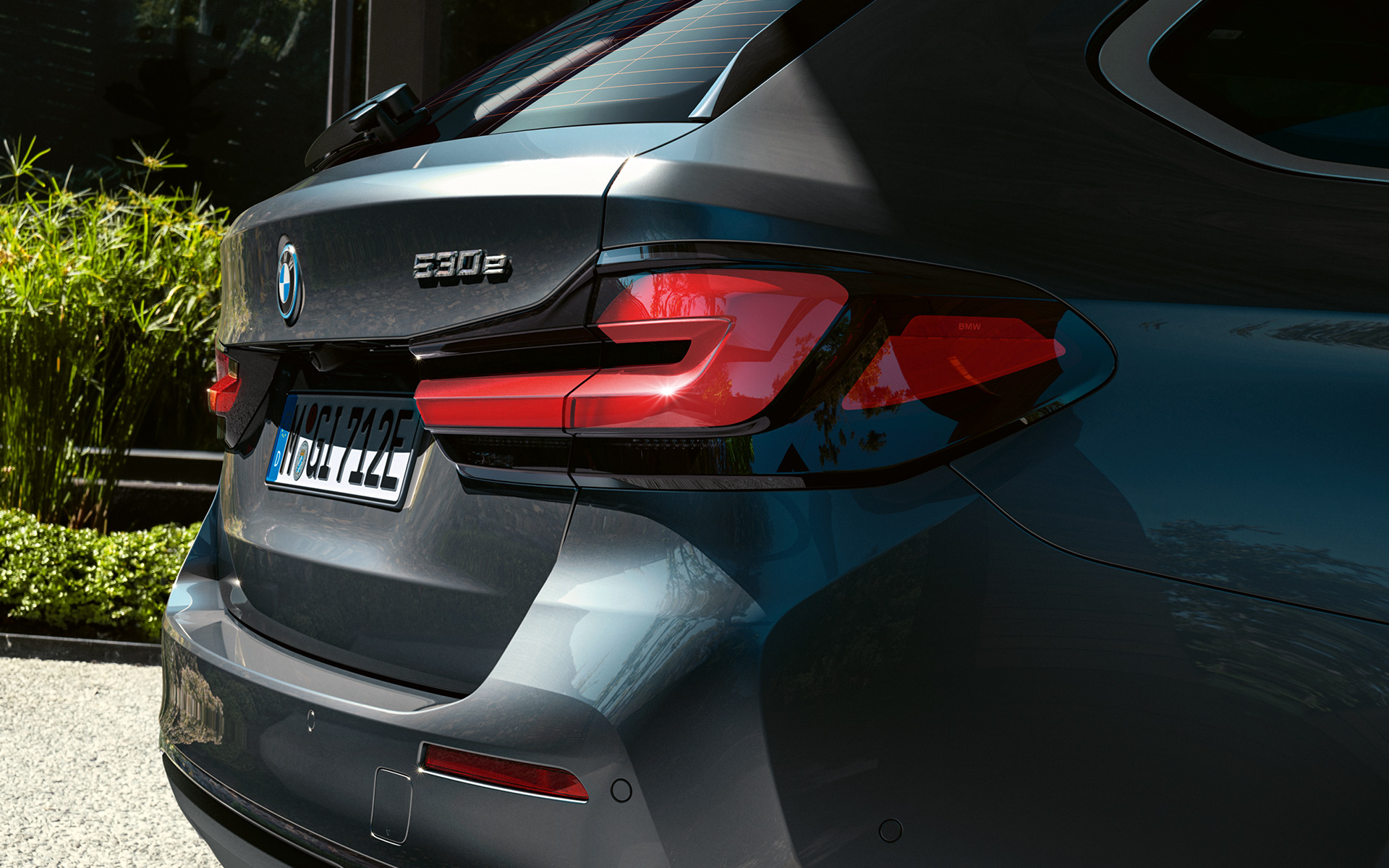 Rückleuchten in 3-D-Form BMW 5er Touring G31 Facelift 2020 Sophistograu Nahaufnahme Heck 