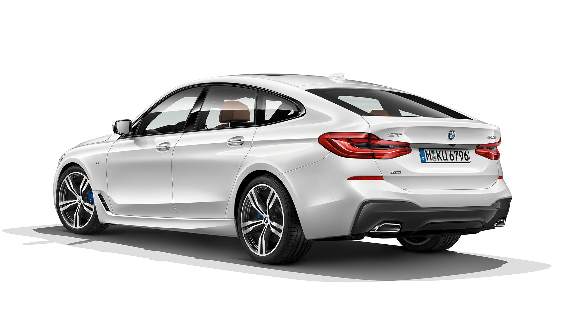 BMW 6er Gran Turismo G32 M Sportpaket Dreiviertel-Heckansicht BMW 6er Gran Turismo G32 2017 M Sportpaket Mineralweiß metallic Dreiviertel-Heckansicht