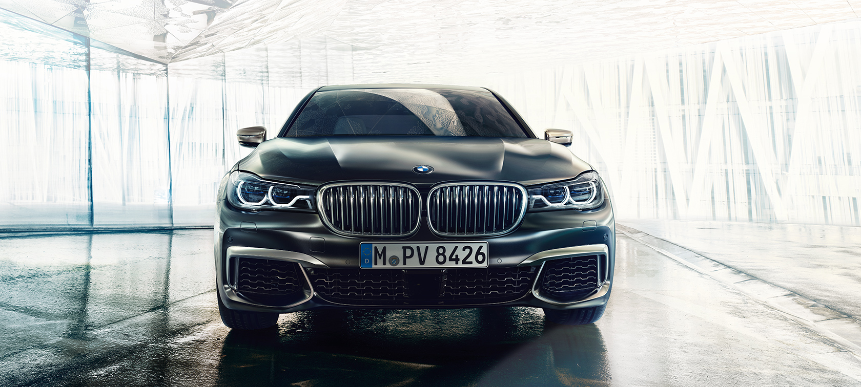 BMW 7er Limousine schwarz - Vorderansicht - Leuchten und Kühlergrill BMW 7er Limousine schwarz - Vorderansicht - Leuchten und Kühlergrill