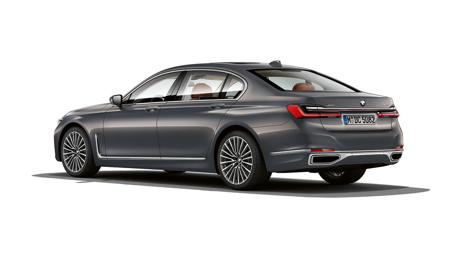 BMW 7er Limousine mit Exterieurdesign Pure Excellence, Dreiviertel-Heckansicht Graue BMW 7er Limousine mit Exterieurdesign Pure Excellence in der Dreiviertel-Heckansicht