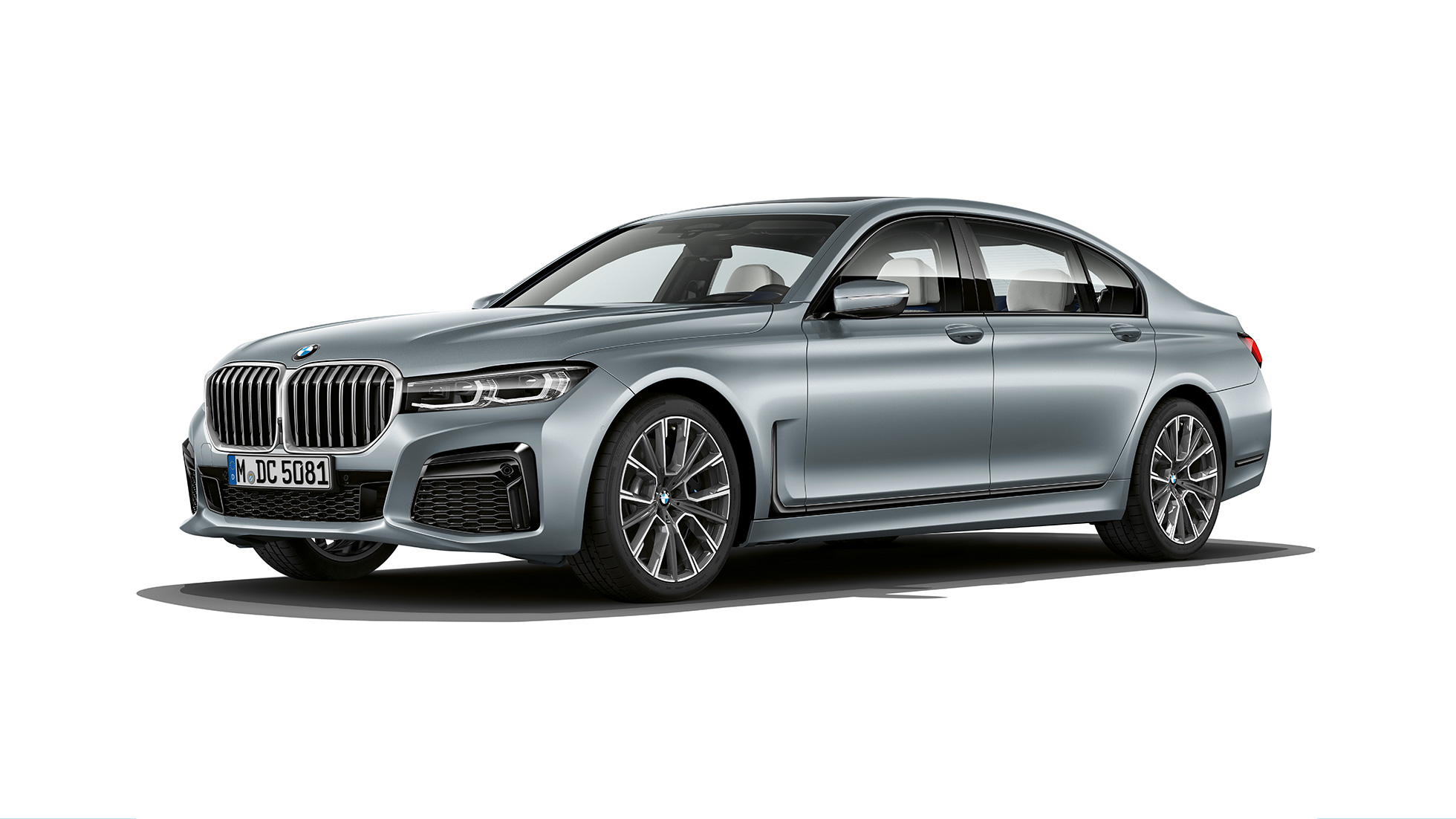 BMW 7er Limousine M Sportpaket, Dreiviertel-Frontansicht Graue BMW 7er Limousine M Sportpaket in der Dreiviertel-Frontansicht